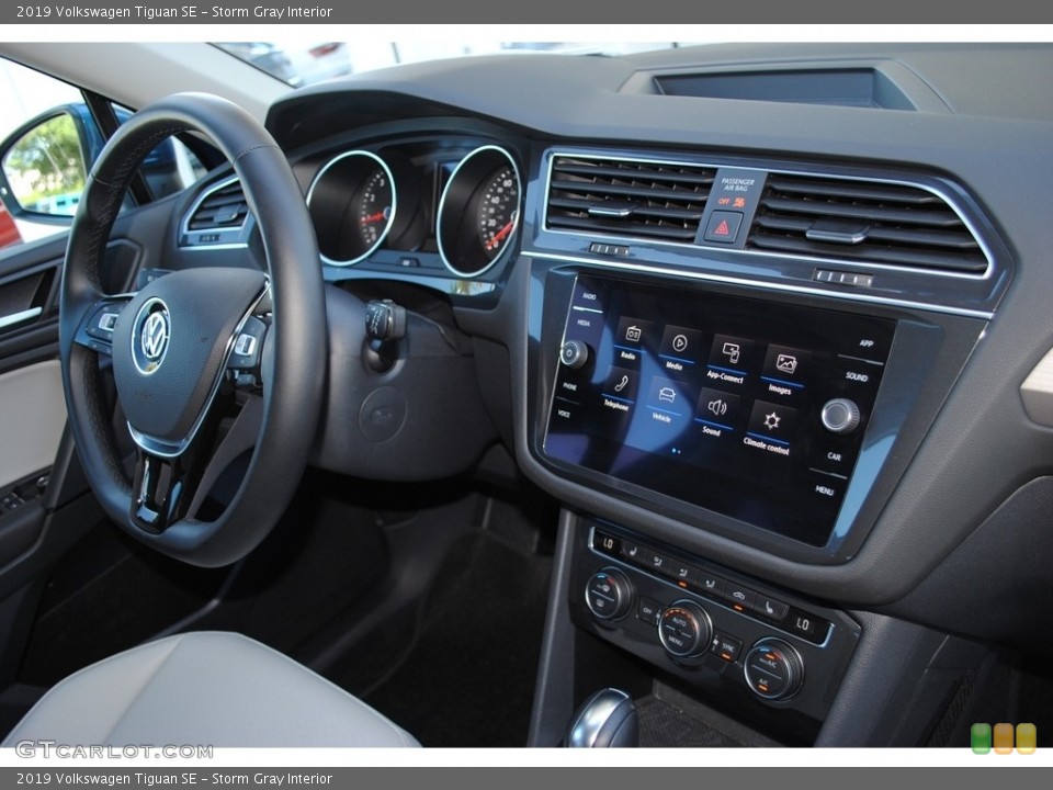Storm Gray Interior Controls for the 2019 Volkswagen Tiguan SE #135197984