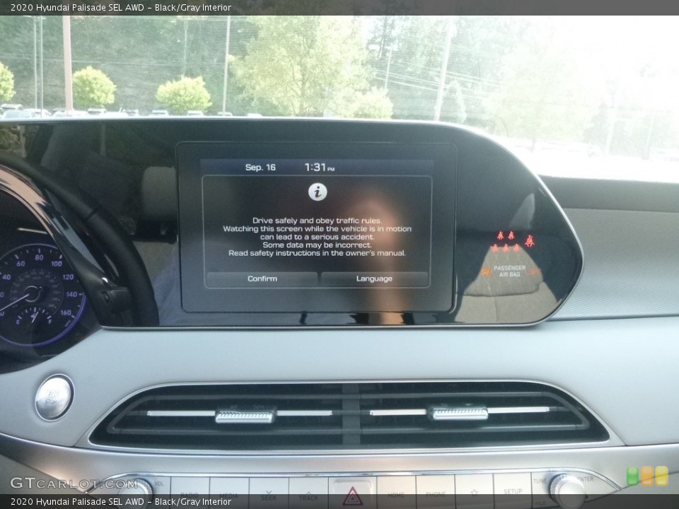 Black/Gray Interior Controls for the 2020 Hyundai Palisade SEL AWD #135202076