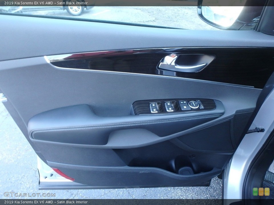 Satin Black Interior Door Panel for the 2019 Kia Sorento EX V6 AWD #135241776