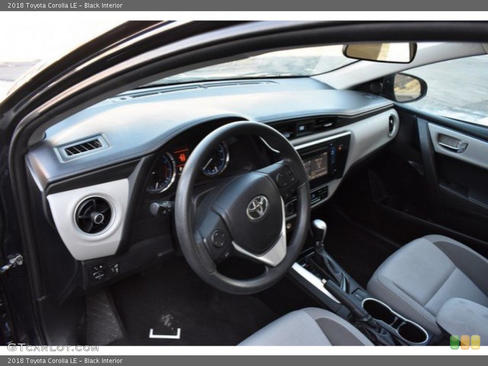 Black Interior Photo for the 2018 Toyota Corolla LE #135305474