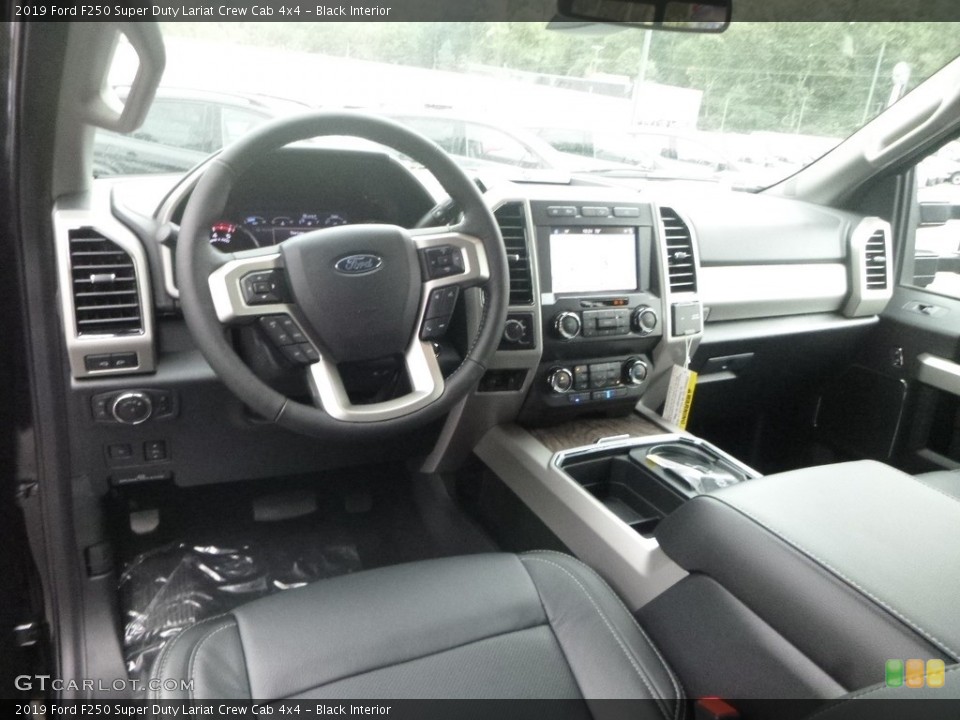 Black Interior Photo for the 2019 Ford F250 Super Duty Lariat Crew Cab 4x4 #135315196