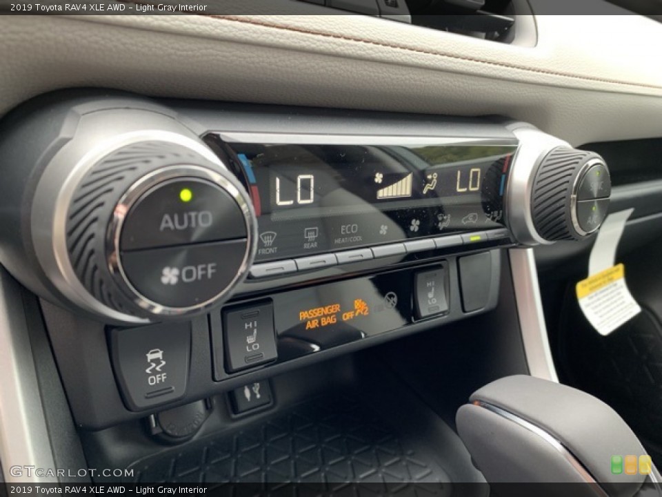 Light Gray Interior Controls for the 2019 Toyota RAV4 XLE AWD #135325423