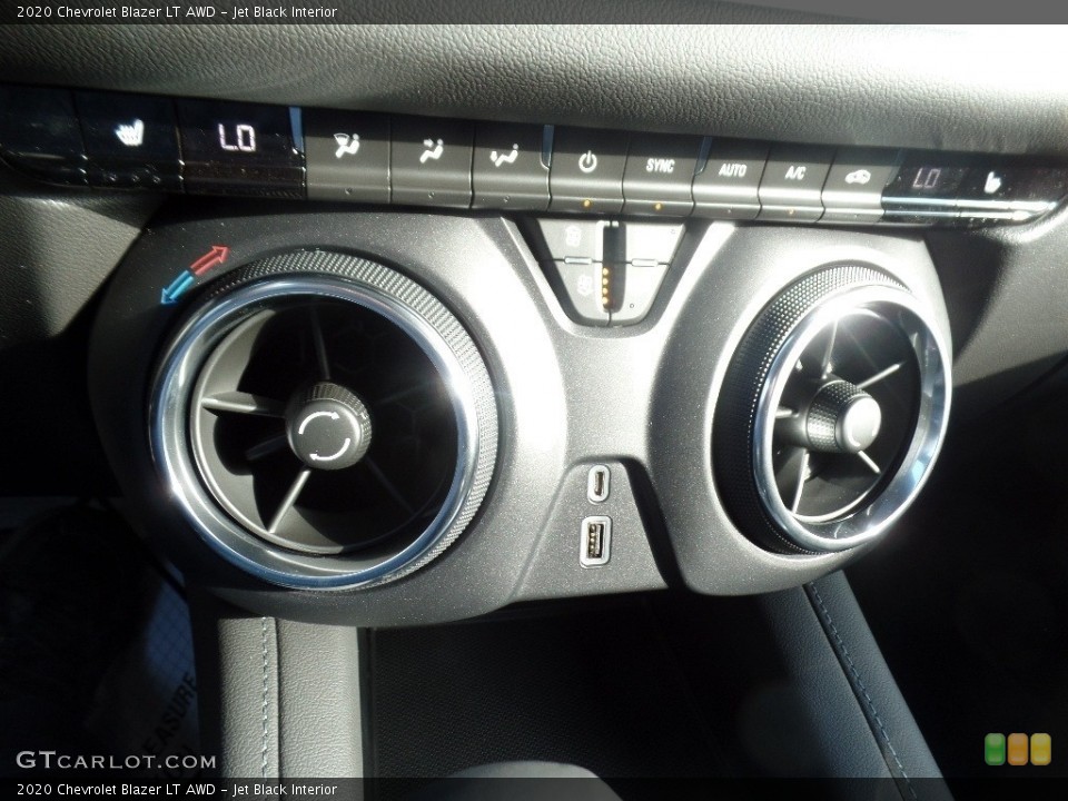 Jet Black Interior Controls for the 2020 Chevrolet Blazer LT AWD #135346858
