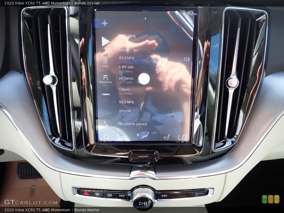 Blonde Interior Controls for the 2020 Volvo XC60 T5 AWD Momentum #135361583