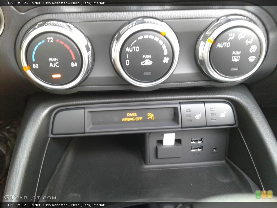 Nero (Black) Interior Controls for the 2019 Fiat 124 Spider Lusso Roadster #135426371