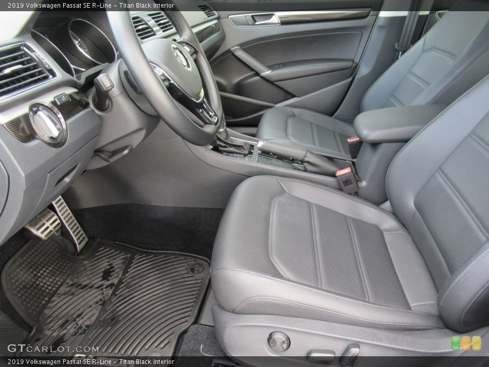 Titan Black Interior Front Seat for the 2019 Volkswagen Passat SE R-Line #135525959