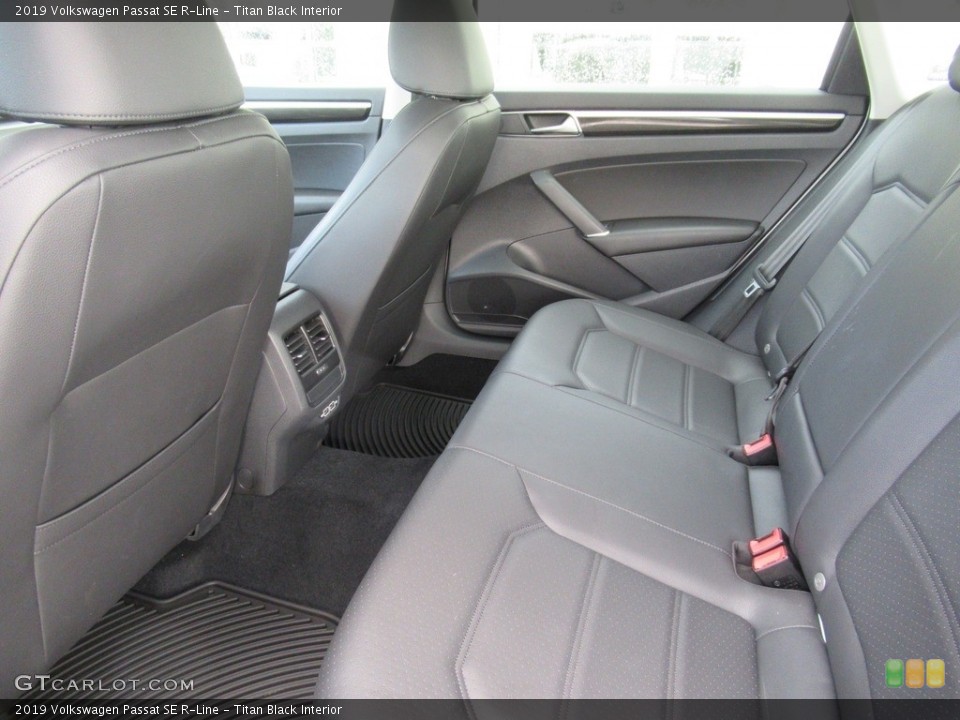 Titan Black Interior Rear Seat for the 2019 Volkswagen Passat SE R-Line #135525980