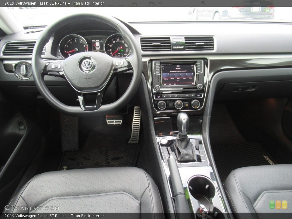 Titan Black Interior Dashboard for the 2019 Volkswagen Passat SE R-Line #135526040