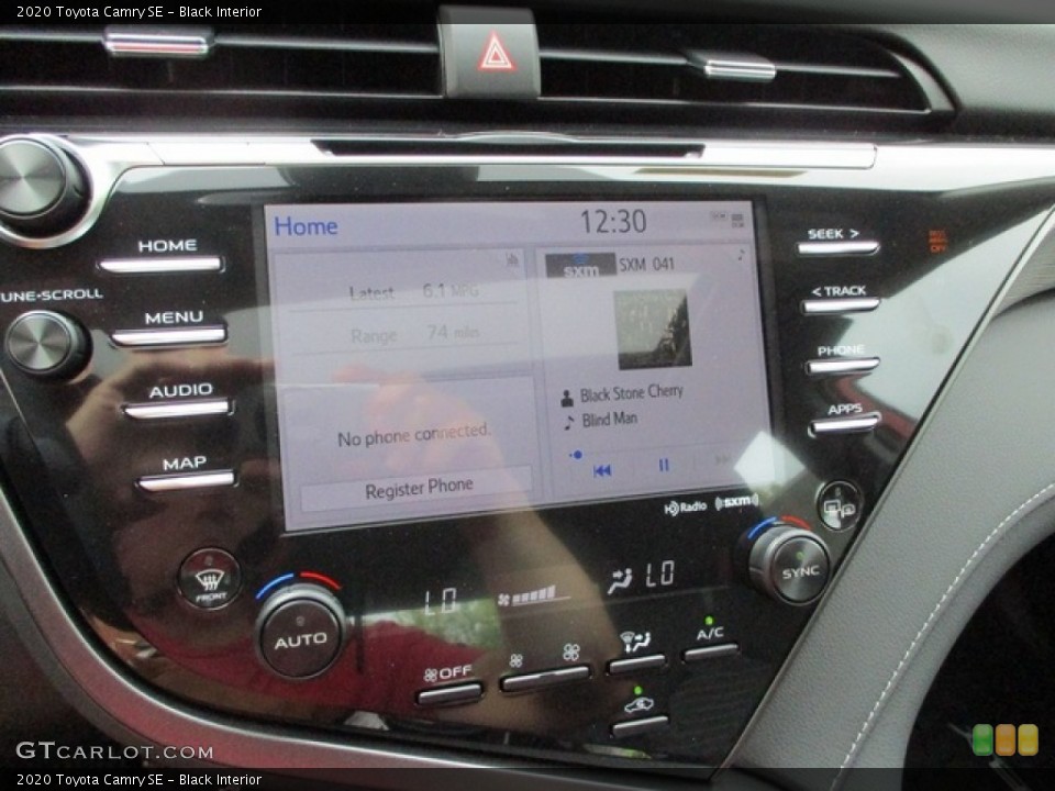 Black Interior Controls for the 2020 Toyota Camry SE #135639193
