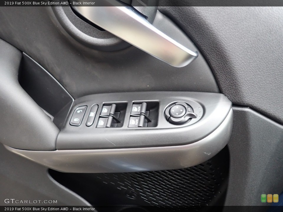 Black Interior Controls for the 2019 Fiat 500X Blue Sky Edition AWD #135675134