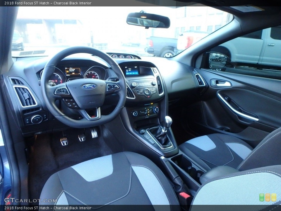 Charcoal Black Interior Photo for the 2018 Ford Focus ST Hatch #135696759