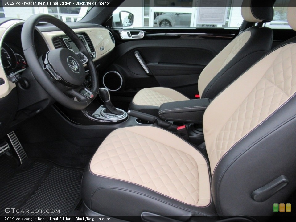 Black/Beige Interior Photo for the 2019 Volkswagen Beetle Final Edition #135728261