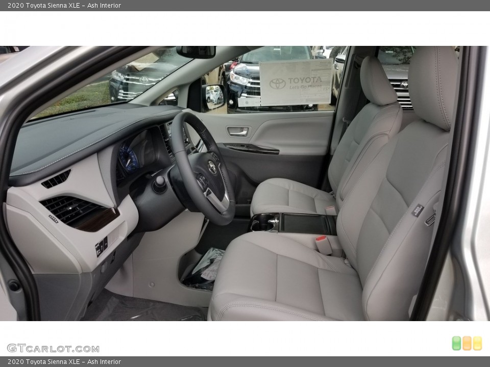 Ash Interior Photo for the 2020 Toyota Sienna XLE #135763400
