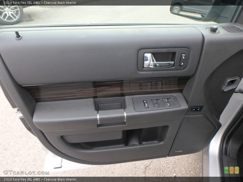 Charcoal Black Interior Door Panel for the 2019 Ford Flex SEL AWD #135853515