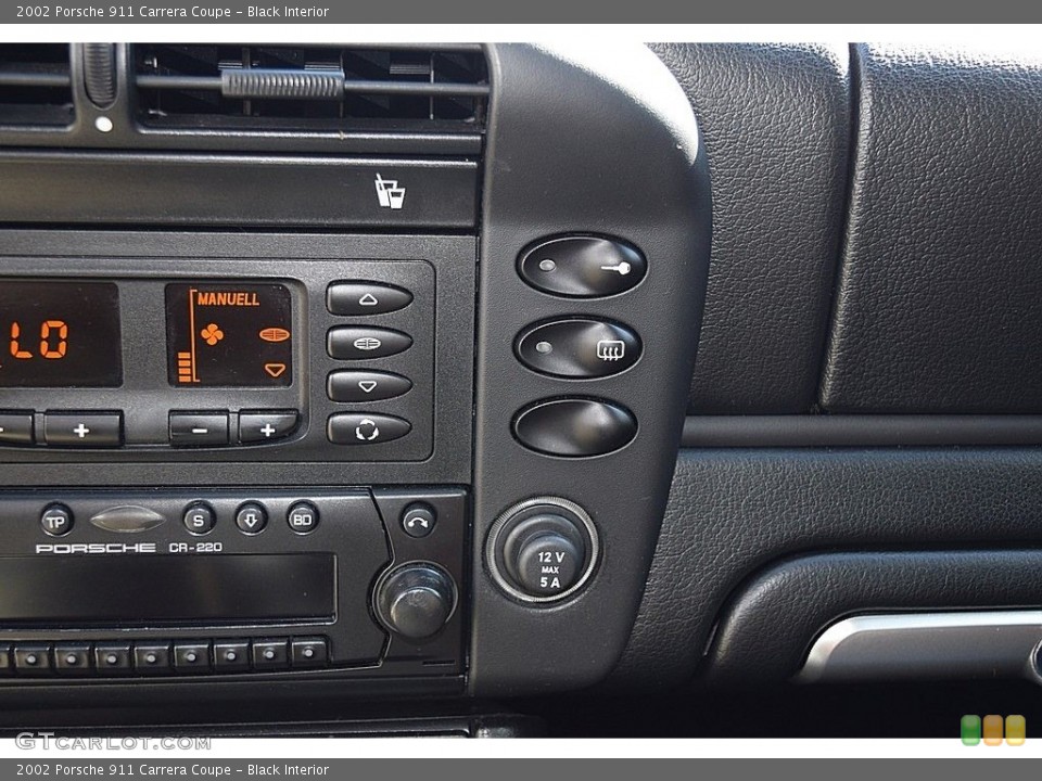 Black Interior Controls for the 2002 Porsche 911 Carrera Coupe #135881781