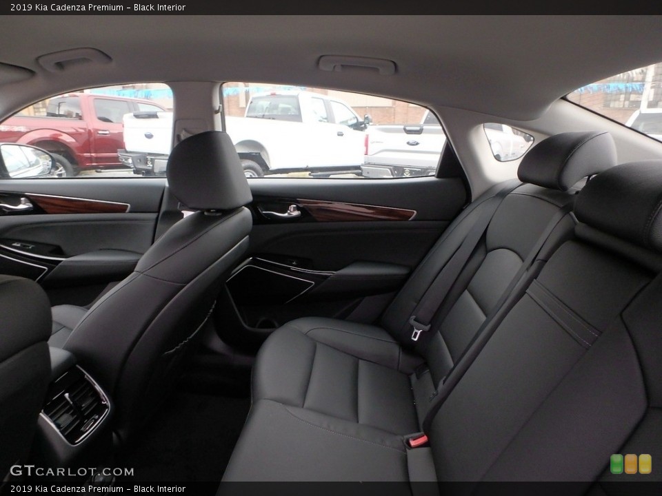 Black Interior Rear Seat for the 2019 Kia Cadenza Premium #135894681