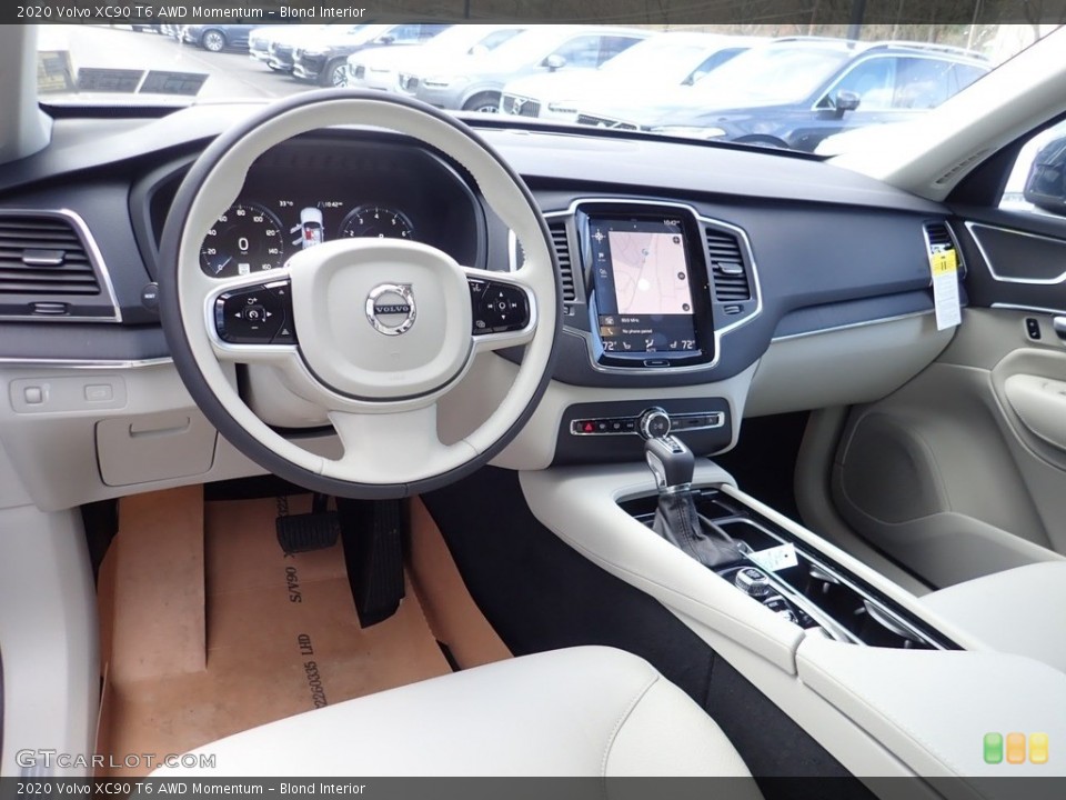 Blond Interior Photo for the 2020 Volvo XC90 T6 AWD Momentum #135997265