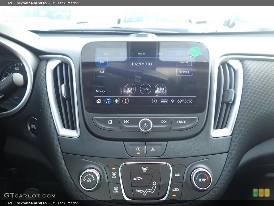 Jet Black Interior Controls for the 2020 Chevrolet Malibu RS #136007200