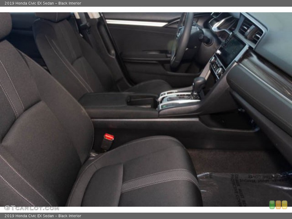 Black Interior Photo for the 2019 Honda Civic EX Sedan #136012501