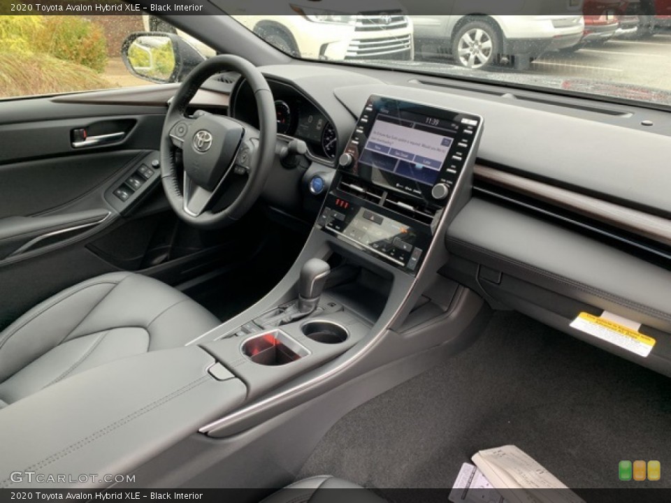 Black Interior Photo for the 2020 Toyota Avalon Hybrid XLE #136013542