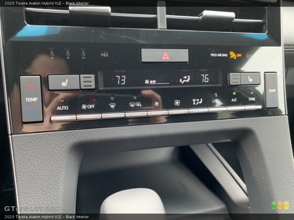 Black Interior Controls for the 2020 Toyota Avalon Hybrid XLE #136013653
