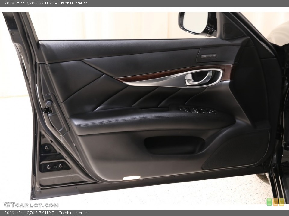Graphite Interior Door Panel for the 2019 Infiniti Q70 3.7X LUXE #136017772