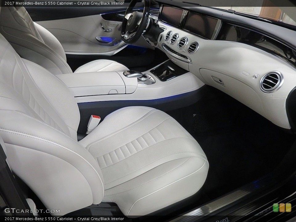 Crystal Grey/Black Interior Photo for the 2017 Mercedes-Benz S 550 Cabriolet #136020289