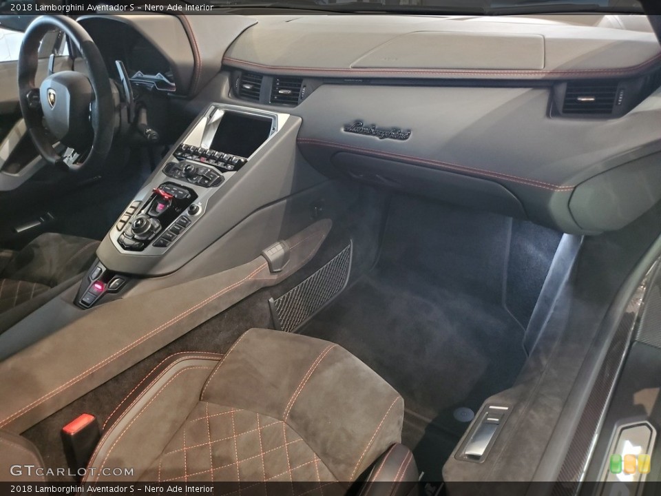 Nero Ade Interior Dashboard for the 2018 Lamborghini Aventador S #136049710