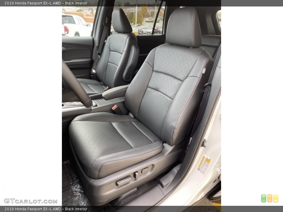 Black Interior Front Seat for the 2019 Honda Passport EX-L AWD #136050604
