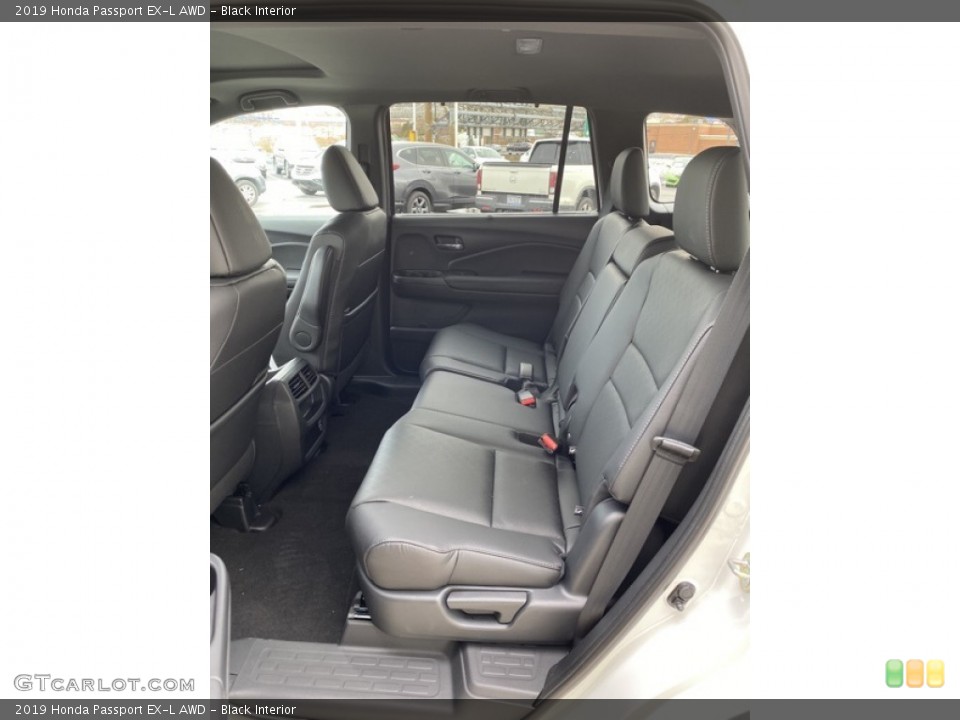 Black Interior Rear Seat for the 2019 Honda Passport EX-L AWD #136050667