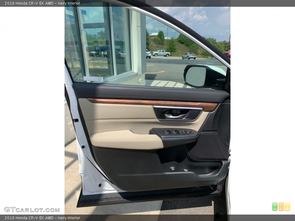 Ivory Interior Door Panel for the 2019 Honda CR-V EX AWD #136051552