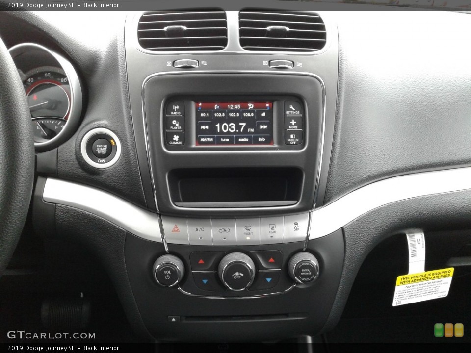 Black Interior Controls for the 2019 Dodge Journey SE #136064877