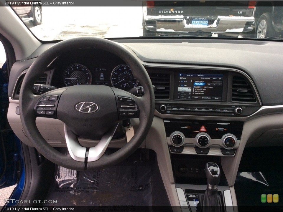 Gray Interior Controls for the 2019 Hyundai Elantra SEL #136069716