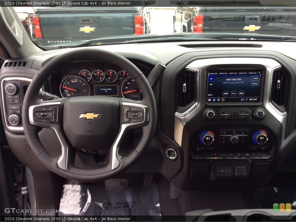 Jet Black Interior Dashboard for the 2020 Chevrolet Silverado 1500 LT Double Cab 4x4 #136073400
