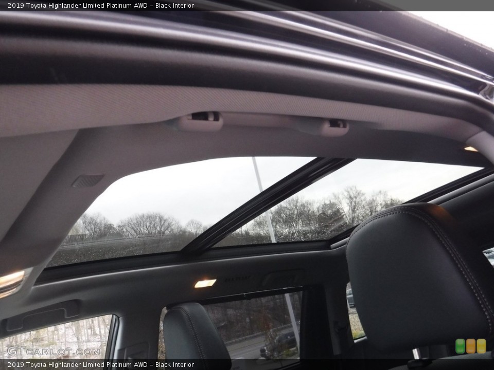 Black Interior Sunroof for the 2019 Toyota Highlander Limited Platinum AWD #136081365