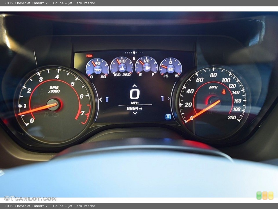 Jet Black Interior Gauges for the 2019 Chevrolet Camaro ZL1 Coupe #136091111