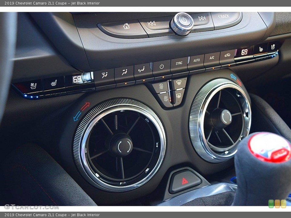 Jet Black Interior Controls for the 2019 Chevrolet Camaro ZL1 Coupe #136091180