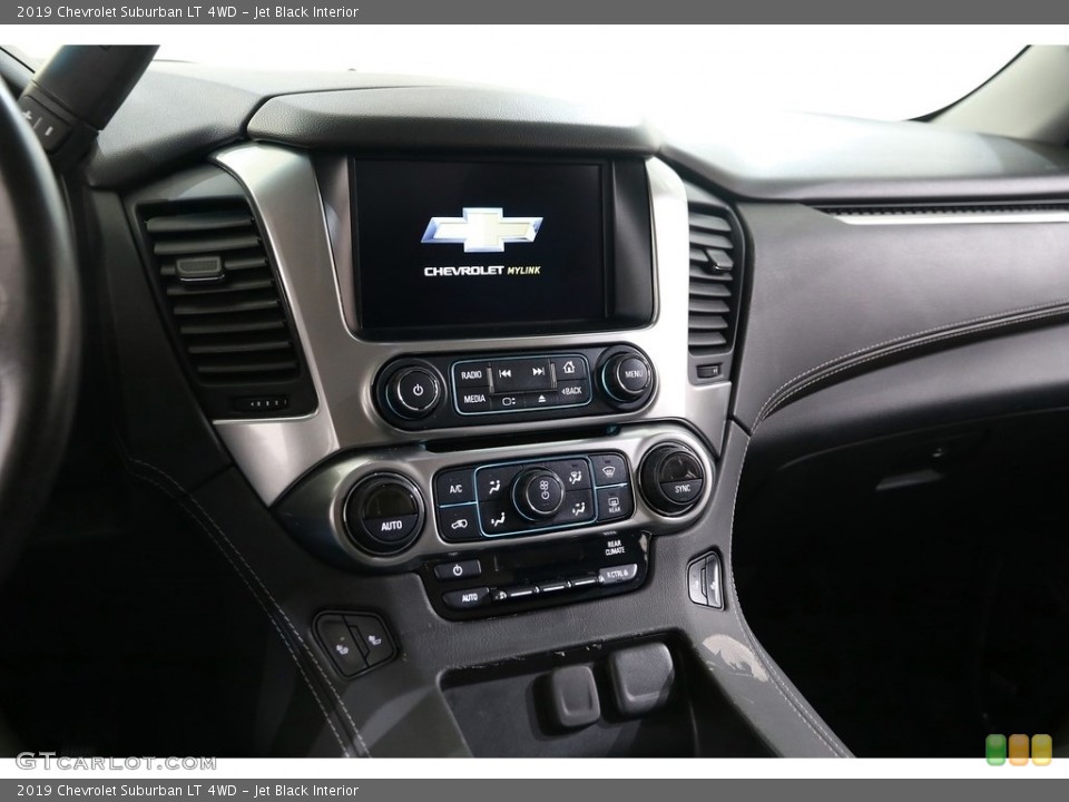 Jet Black Interior Controls for the 2019 Chevrolet Suburban LT 4WD #136131965