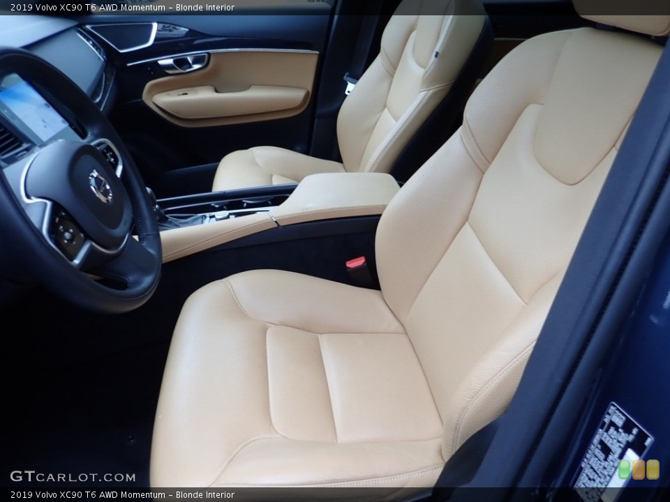 Blonde Interior Front Seat for the 2019 Volvo XC90 T6 AWD Momentum #136176247