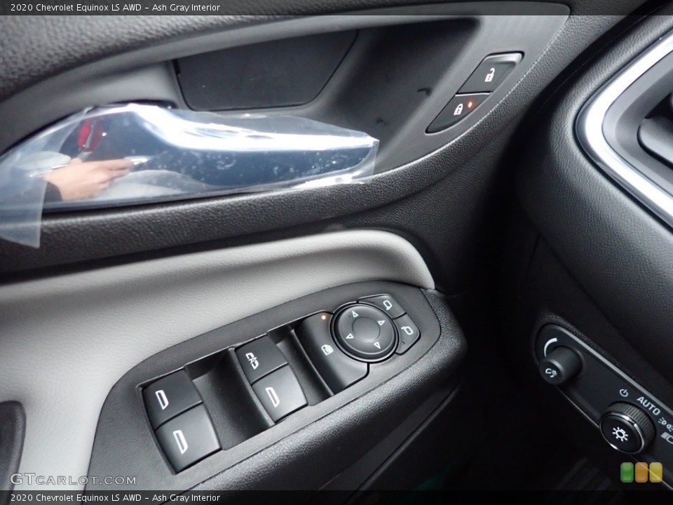 Ash Gray Interior Controls for the 2020 Chevrolet Equinox LS AWD #136278602