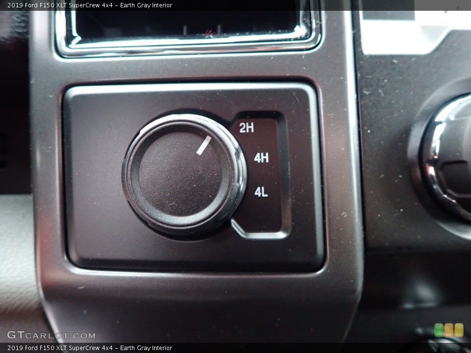 Earth Gray Interior Controls for the 2019 Ford F150 XLT SuperCrew 4x4 #136290764