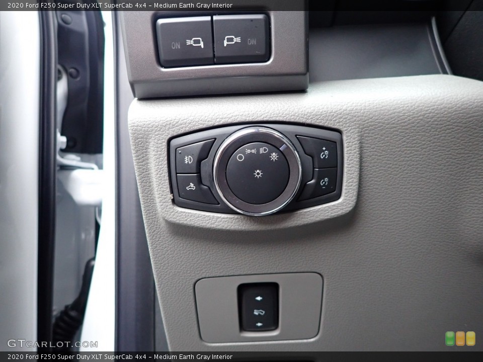 Medium Earth Gray Interior Controls for the 2020 Ford F250 Super Duty XLT SuperCab 4x4 #136293332