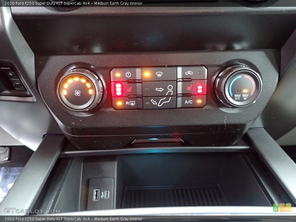 Medium Earth Gray Interior Controls for the 2020 Ford F250 Super Duty XLT SuperCab 4x4 #136293527