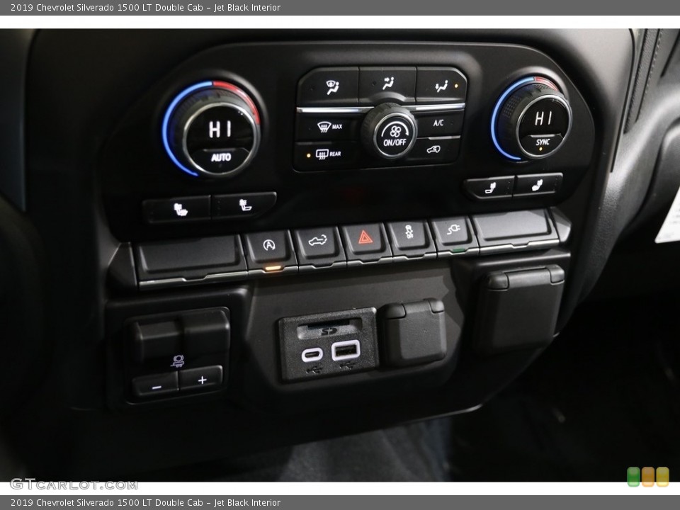 Jet Black Interior Controls for the 2019 Chevrolet Silverado 1500 LT Double Cab #136338878