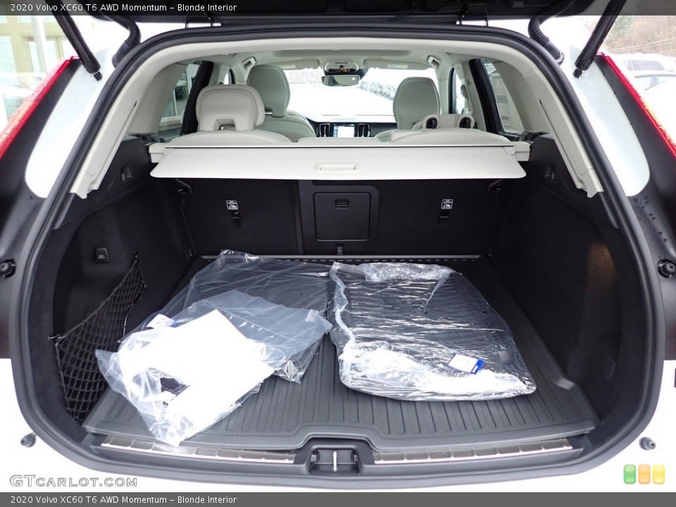 Blonde Interior Trunk for the 2020 Volvo XC60 T6 AWD Momentum #136339016