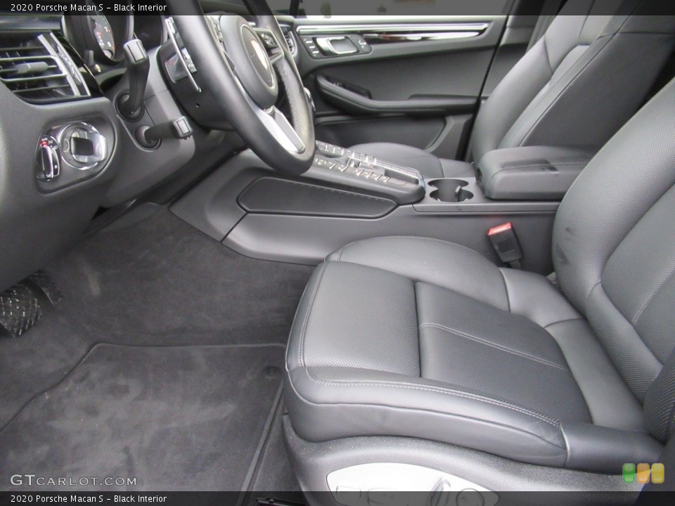 Black Interior Front Seat for the 2020 Porsche Macan S #136364758