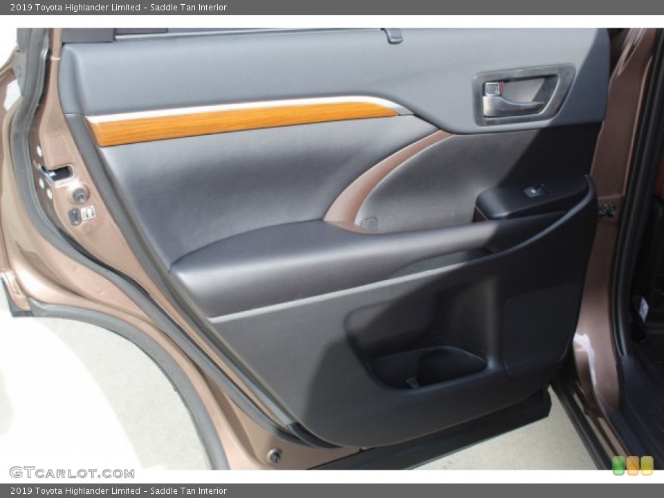 Saddle Tan Interior Door Panel for the 2019 Toyota Highlander Limited #136394799