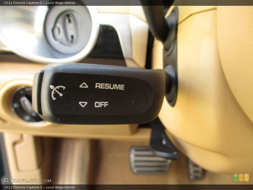 Luxor Beige Interior Controls for the 2011 Porsche Cayenne S #136416976