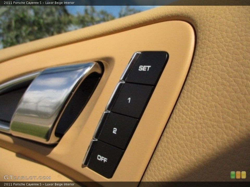 Luxor Beige Interior Controls for the 2011 Porsche Cayenne S #136416997