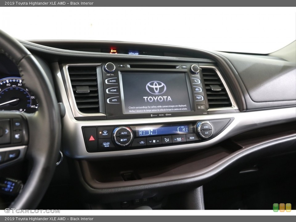 Black Interior Controls for the 2019 Toyota Highlander XLE AWD #136421020